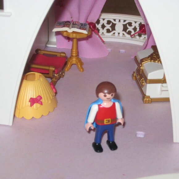 Playmobil 5142 Dream Fantasy Princess Castle - Large Playset Lot - Plus extras - Picture 13 of 16